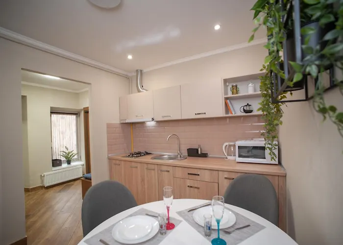 דירה Romantic Suite, 3mins To Rynok Square