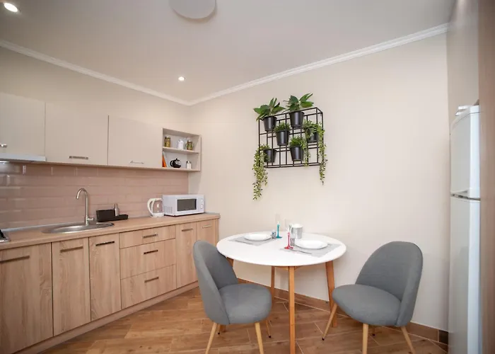 Romantic Suite, 3mins To Rynok Square דירה